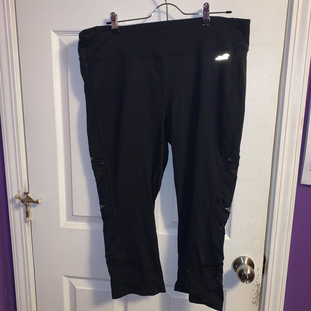 Sheer Cutout Workout Capri
